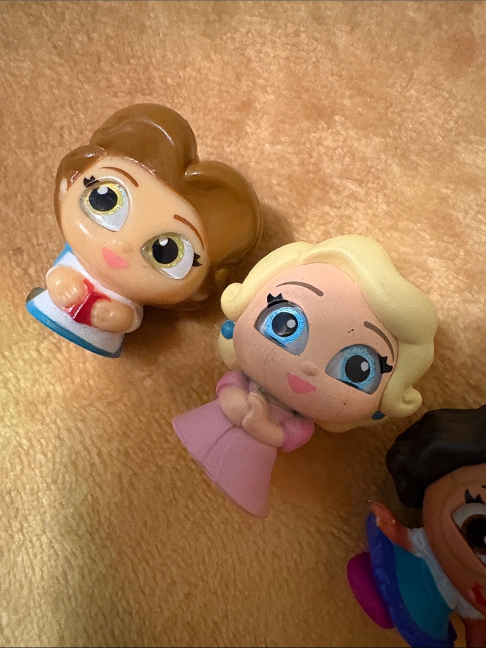 Disney Doorables- Lady, Belle, Lottie, Mirabel and LlamaLlama and Unicorn - Picture 6 of 9